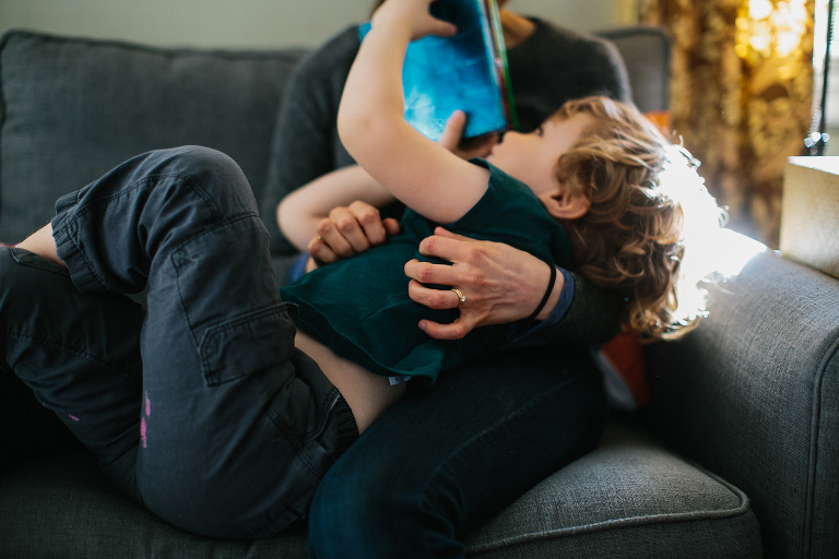 cuddling in home family photography